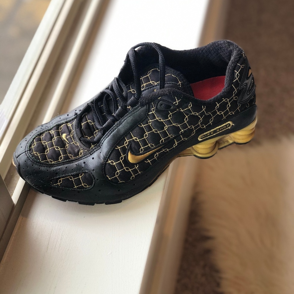 Nike Shox Monster Black/Gold Shoes
